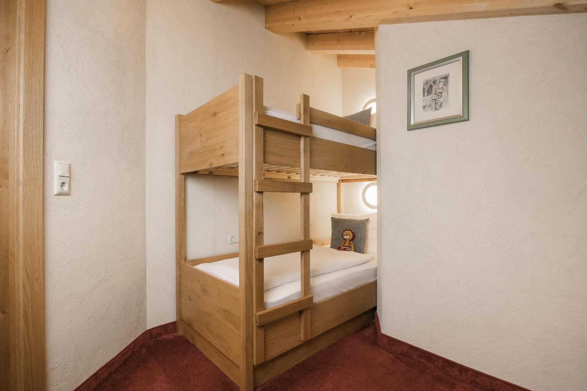 Neueroeffnung Miaflor Familien- & Aktivresort Ried im Oberinntal Rum bild