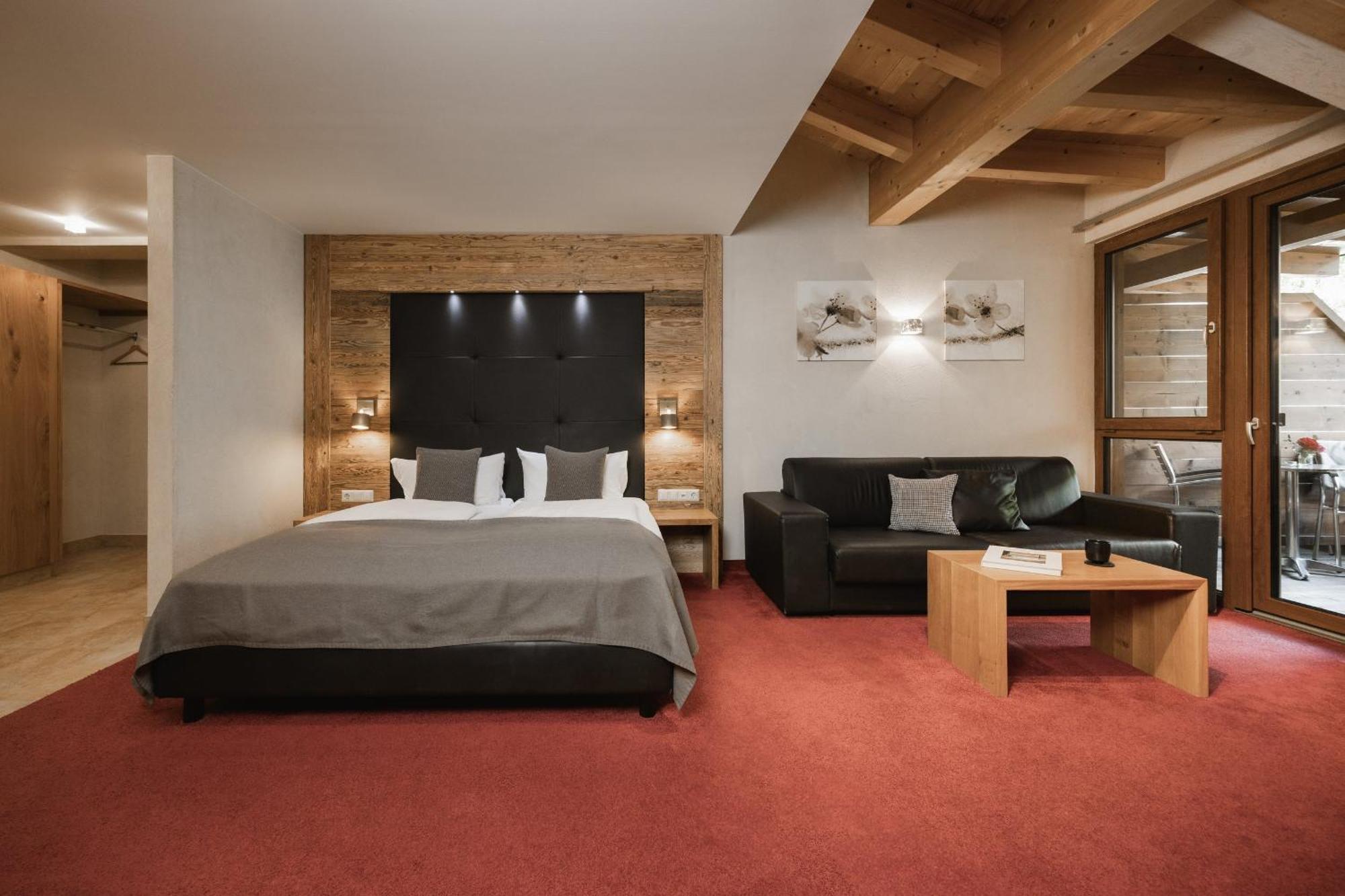 Neueroeffnung Miaflor Familien- & Aktivresort Ried im Oberinntal Rum bild