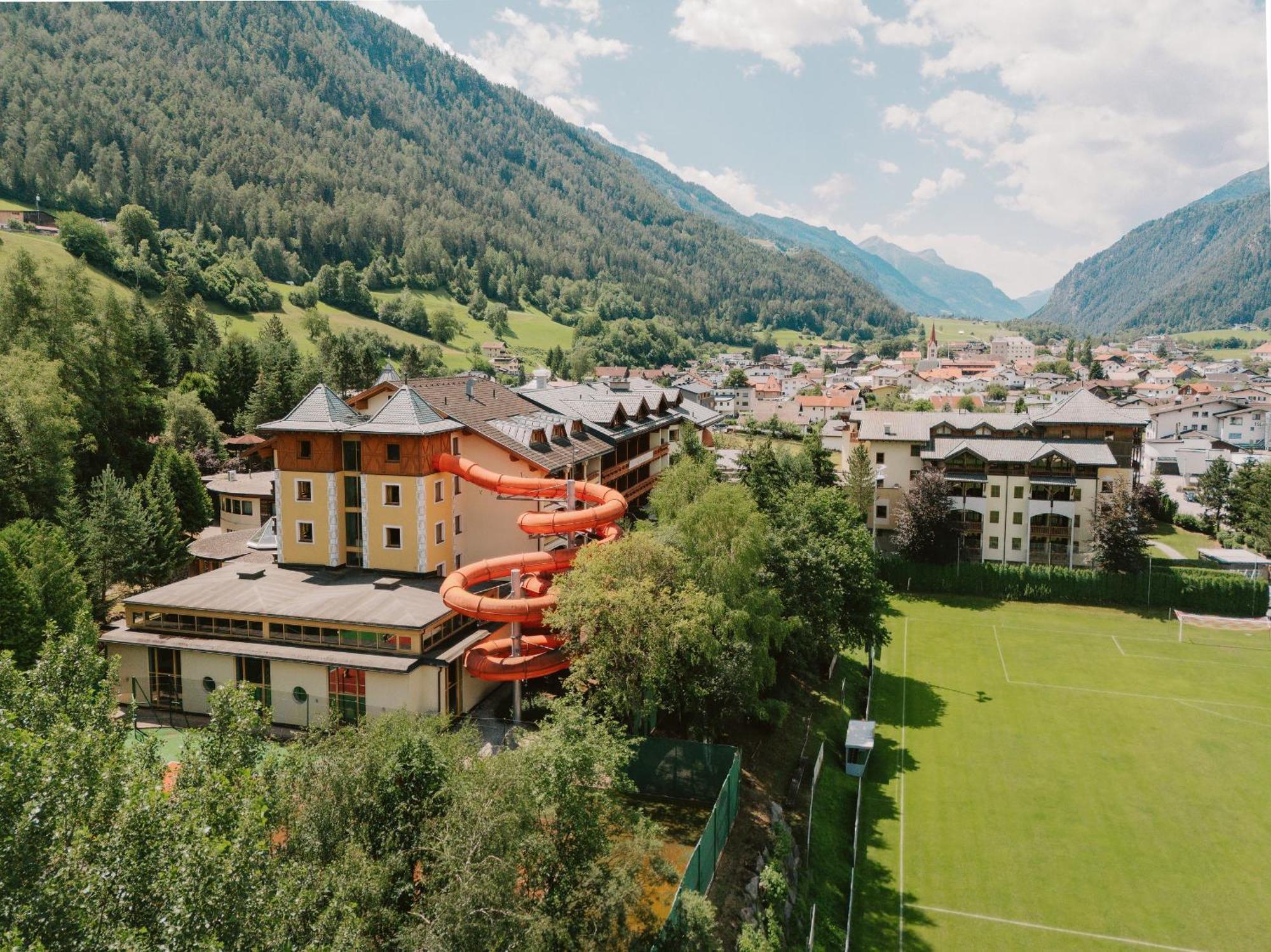 Neueroeffnung Miaflor Familien- & Aktivresort Ried im Oberinntal Exteriör bild