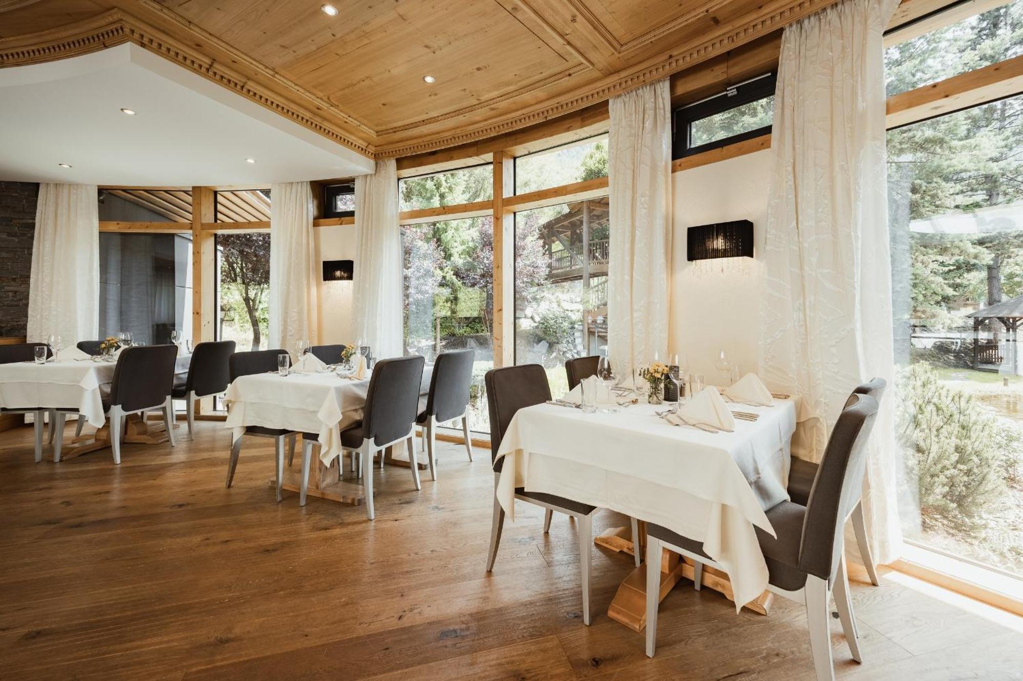 Neueroeffnung Miaflor Familien- & Aktivresort Ried im Oberinntal Exteriör bild