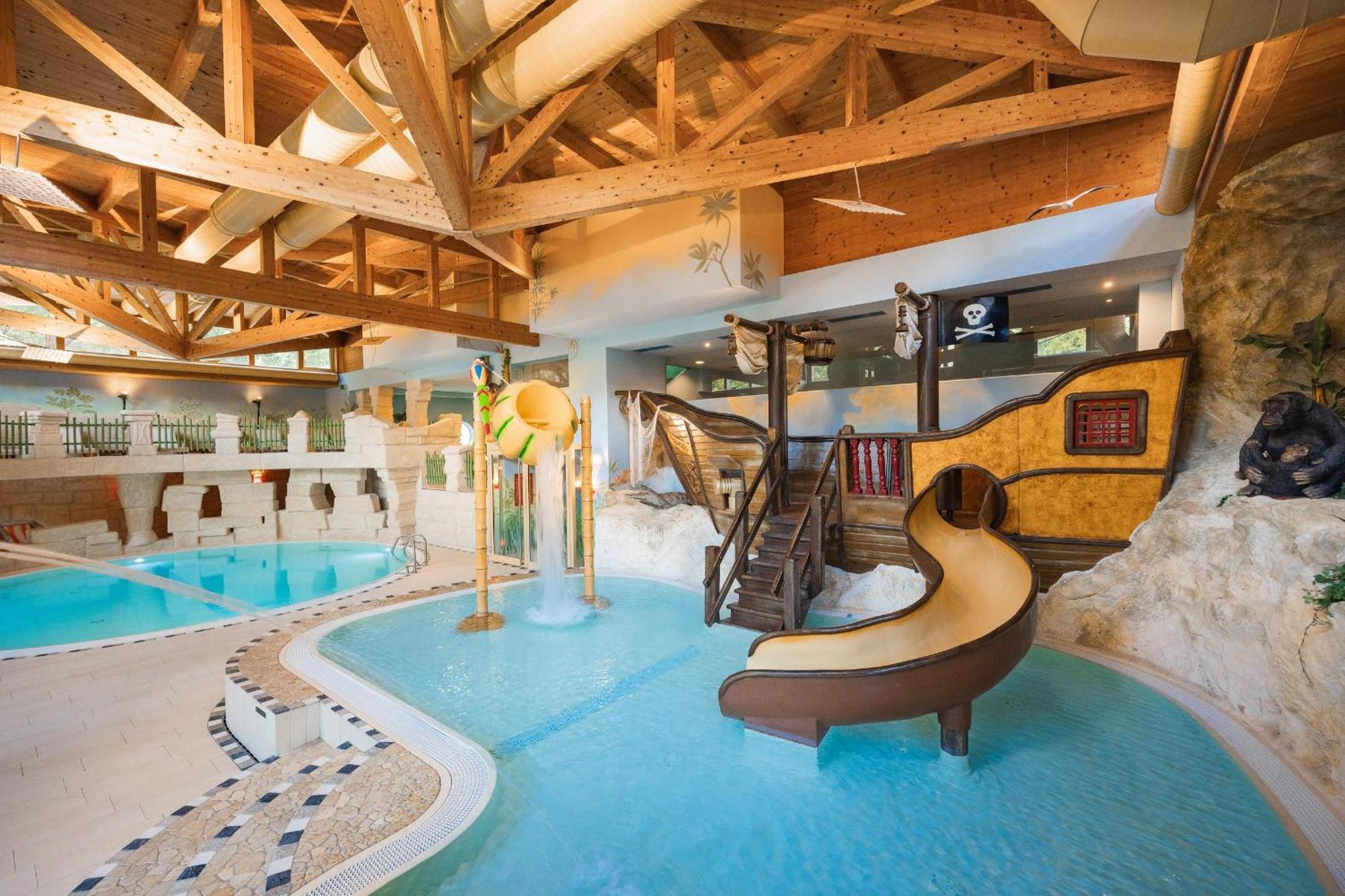 Neueroeffnung Miaflor Familien- & Aktivresort Ried im Oberinntal Exteriör bild