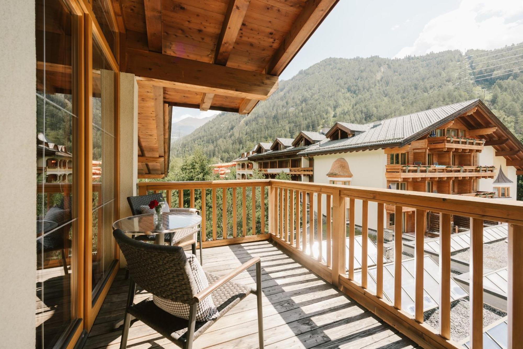 Neueroeffnung Miaflor Familien- & Aktivresort Ried im Oberinntal Exteriör bild