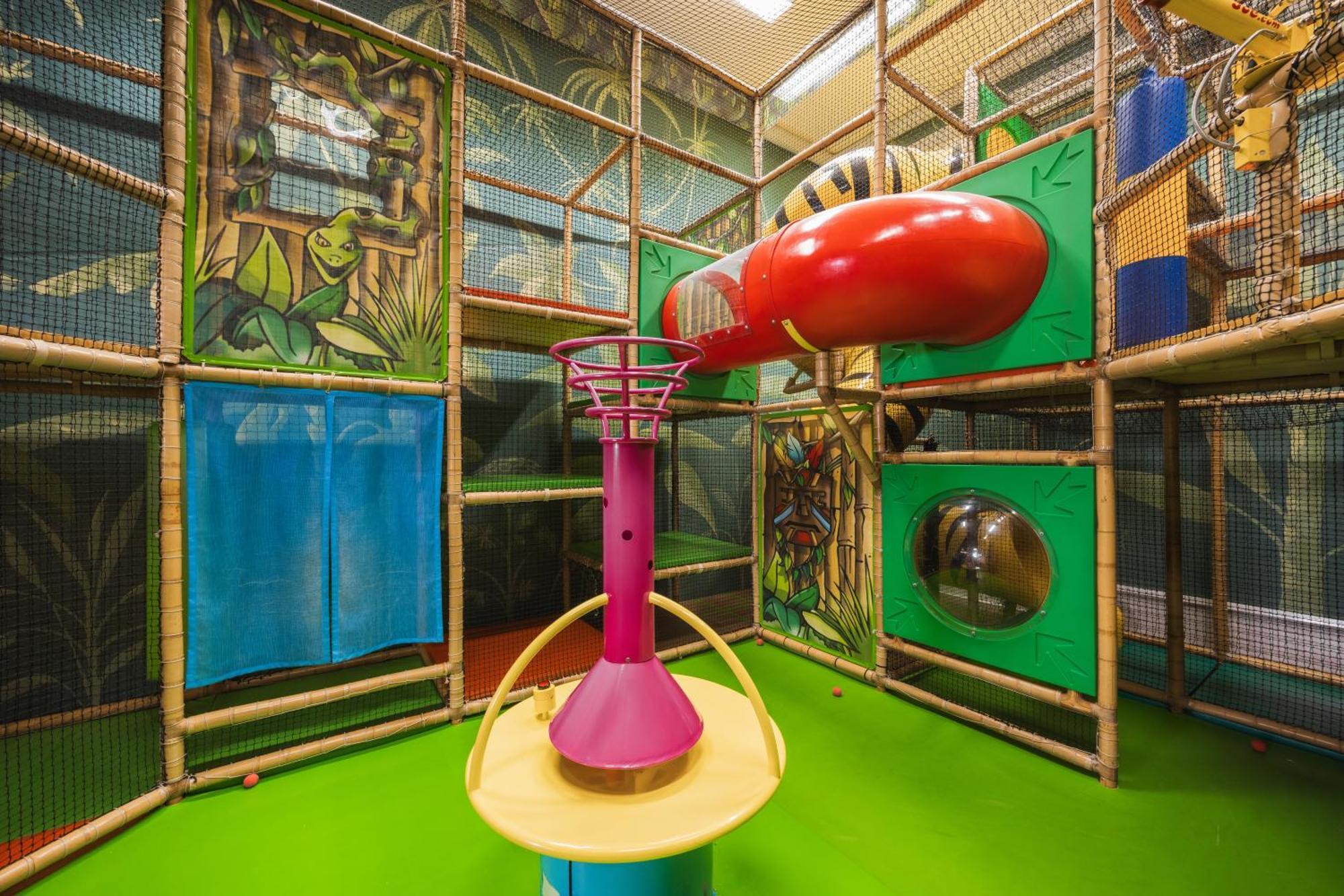 Neueroeffnung Miaflor Familien- & Aktivresort Ried im Oberinntal Exteriör bild