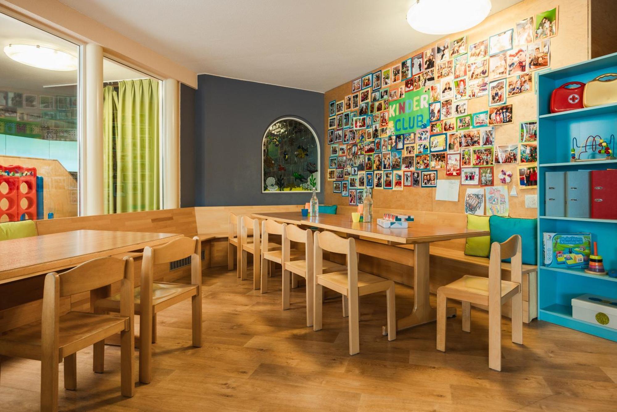 Neueroeffnung Miaflor Familien- & Aktivresort Ried im Oberinntal Exteriör bild