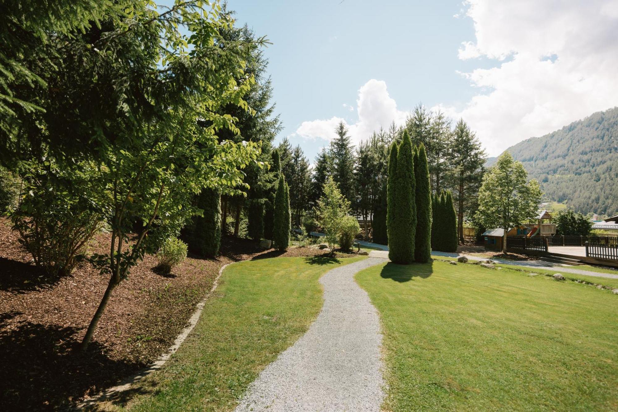 Neueroeffnung Miaflor Familien- & Aktivresort Ried im Oberinntal Exteriör bild