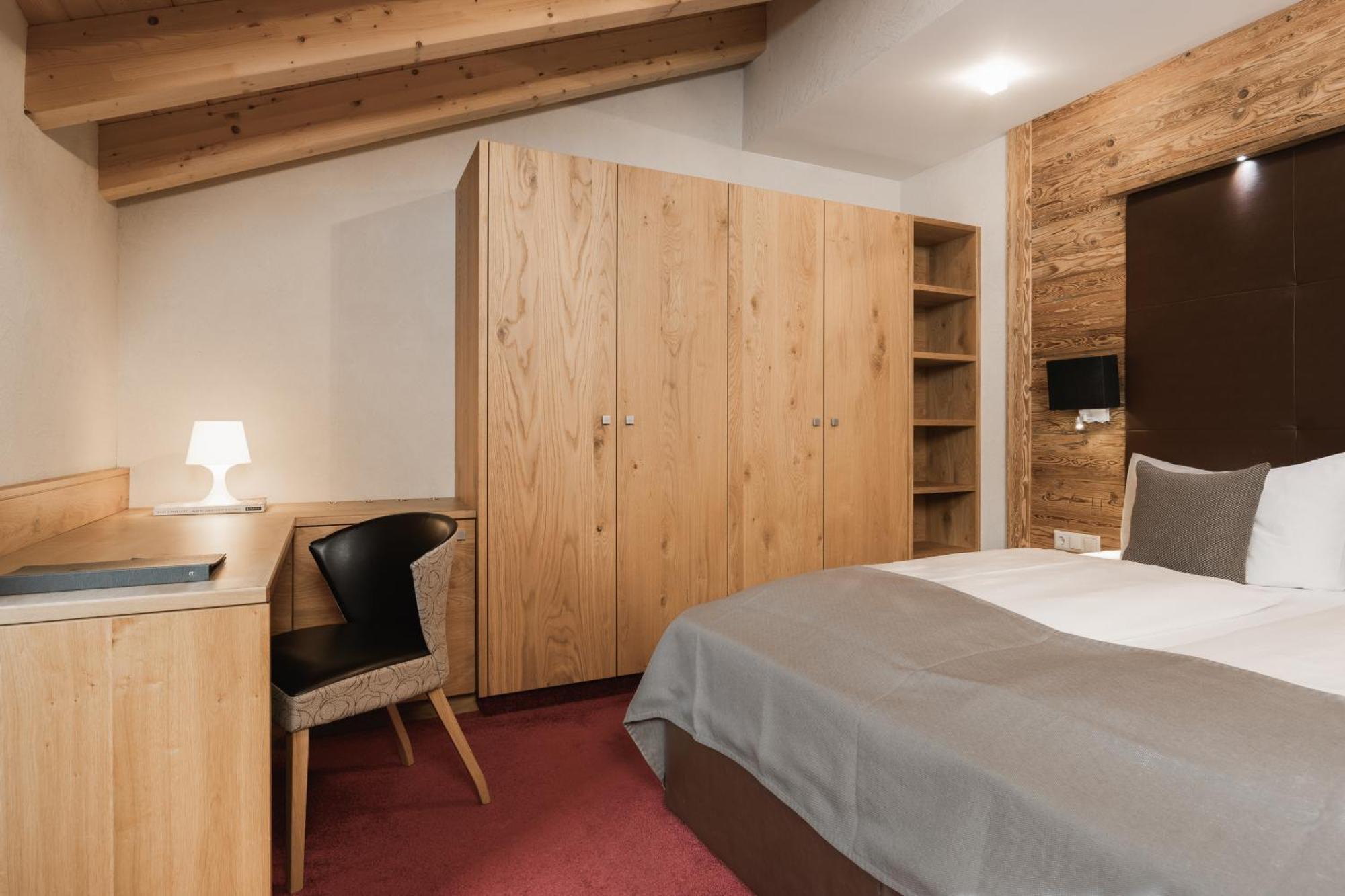 Neueroeffnung Miaflor Familien- & Aktivresort Ried im Oberinntal Exteriör bild