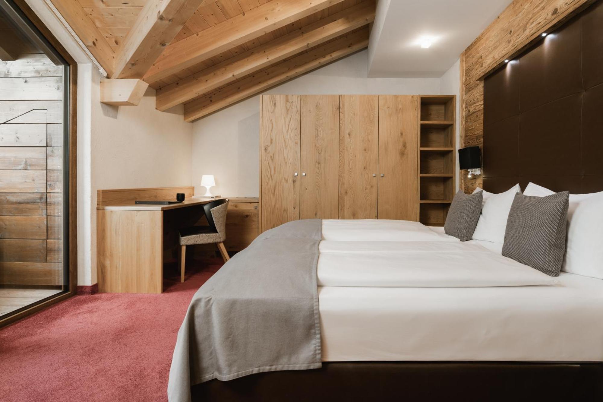Neueroeffnung Miaflor Familien- & Aktivresort Ried im Oberinntal Exteriör bild